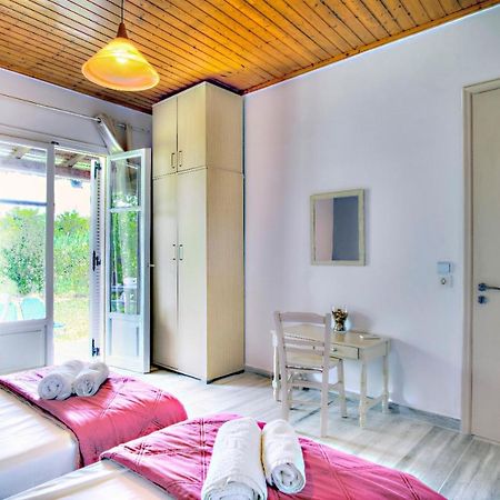 AstrakeriMarilenas Houseアパートメント エクステリア 写真