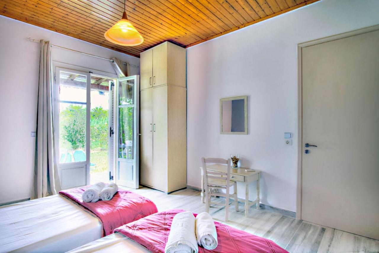AstrakeriMarilenas Houseアパートメント エクステリア 写真