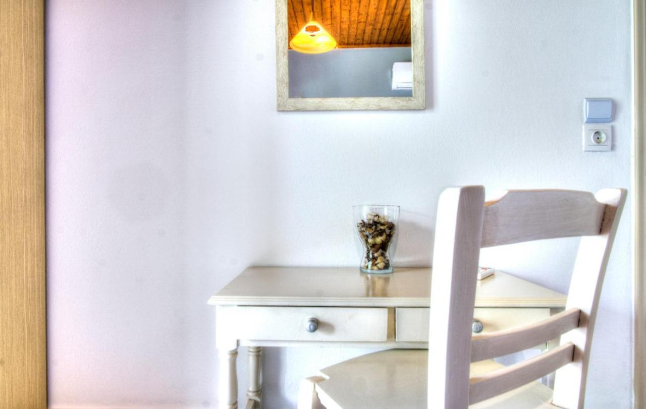 AstrakeriMarilenas Houseアパートメント エクステリア 写真