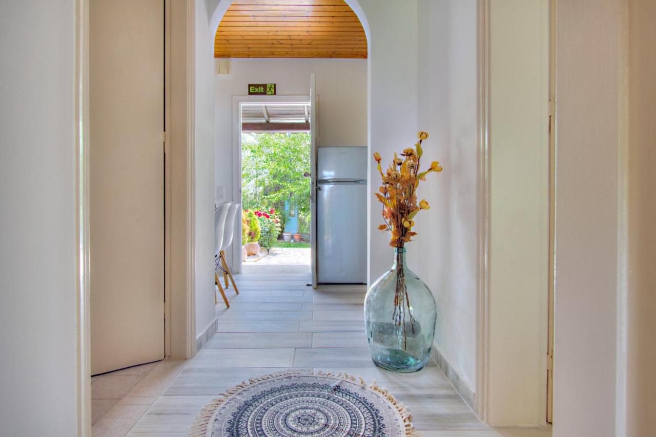 AstrakeriMarilenas Houseアパートメント エクステリア 写真